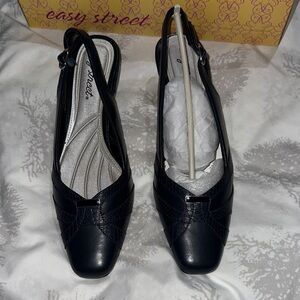 Easy Street Women's Black Slingback Shoes